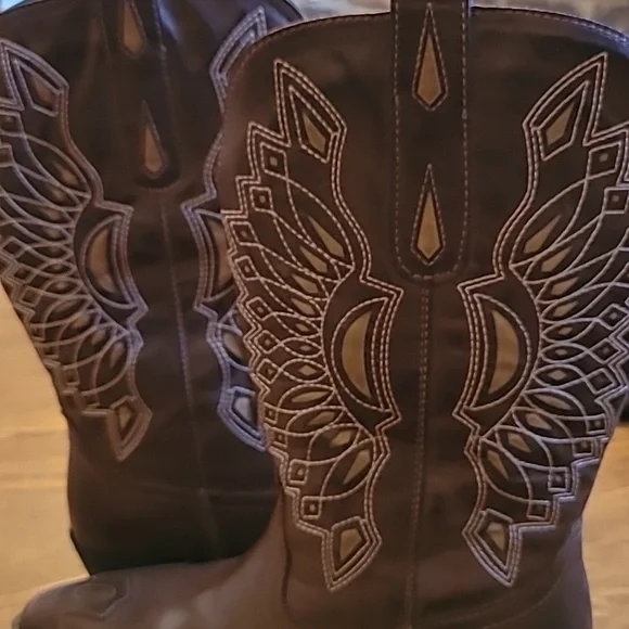 Coconuts by Matisse Black Textured Boots - Picture 4 of 4